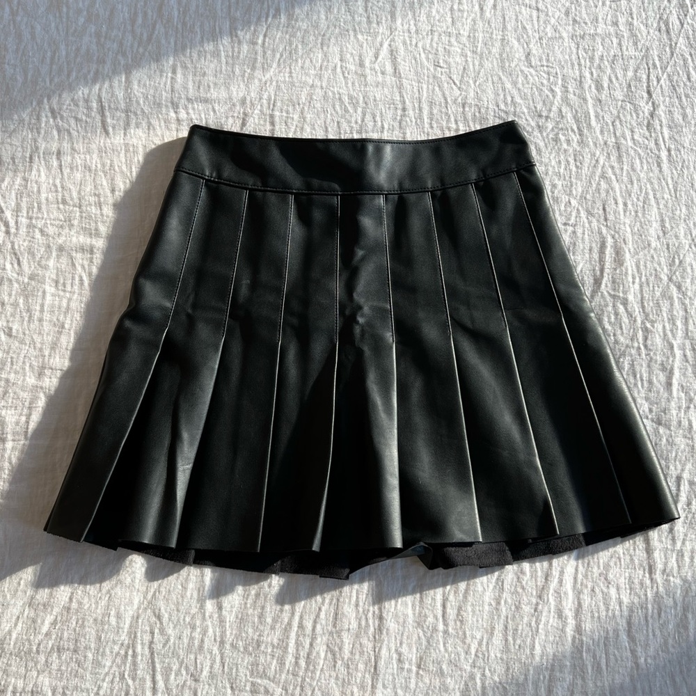 NWT Abercrombie Pleated Vegan Leather Skirt Small